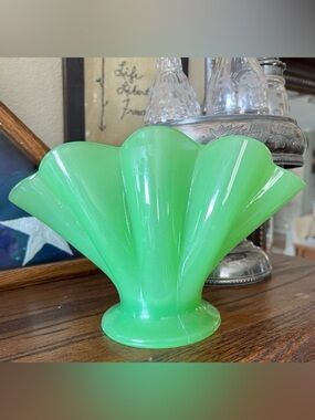 Vintage FENTON Jade Green Satin Glass Fan Vase Urn Jadeite Style, 90 yrs old